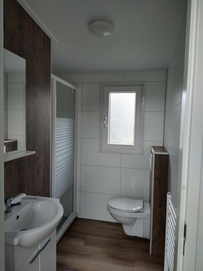 Lathumlodge Met Parkvoorzieningen Exteriör bild