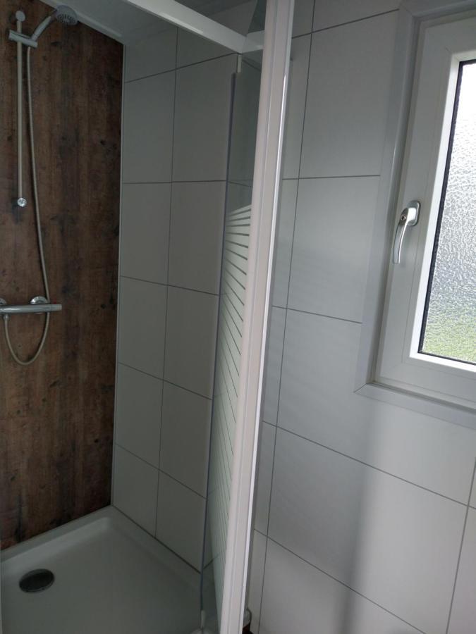 Lathumlodge Met Parkvoorzieningen Exteriör bild